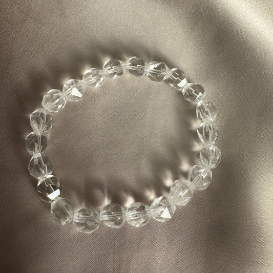 Fractured light crystal quartz stretch bracelet