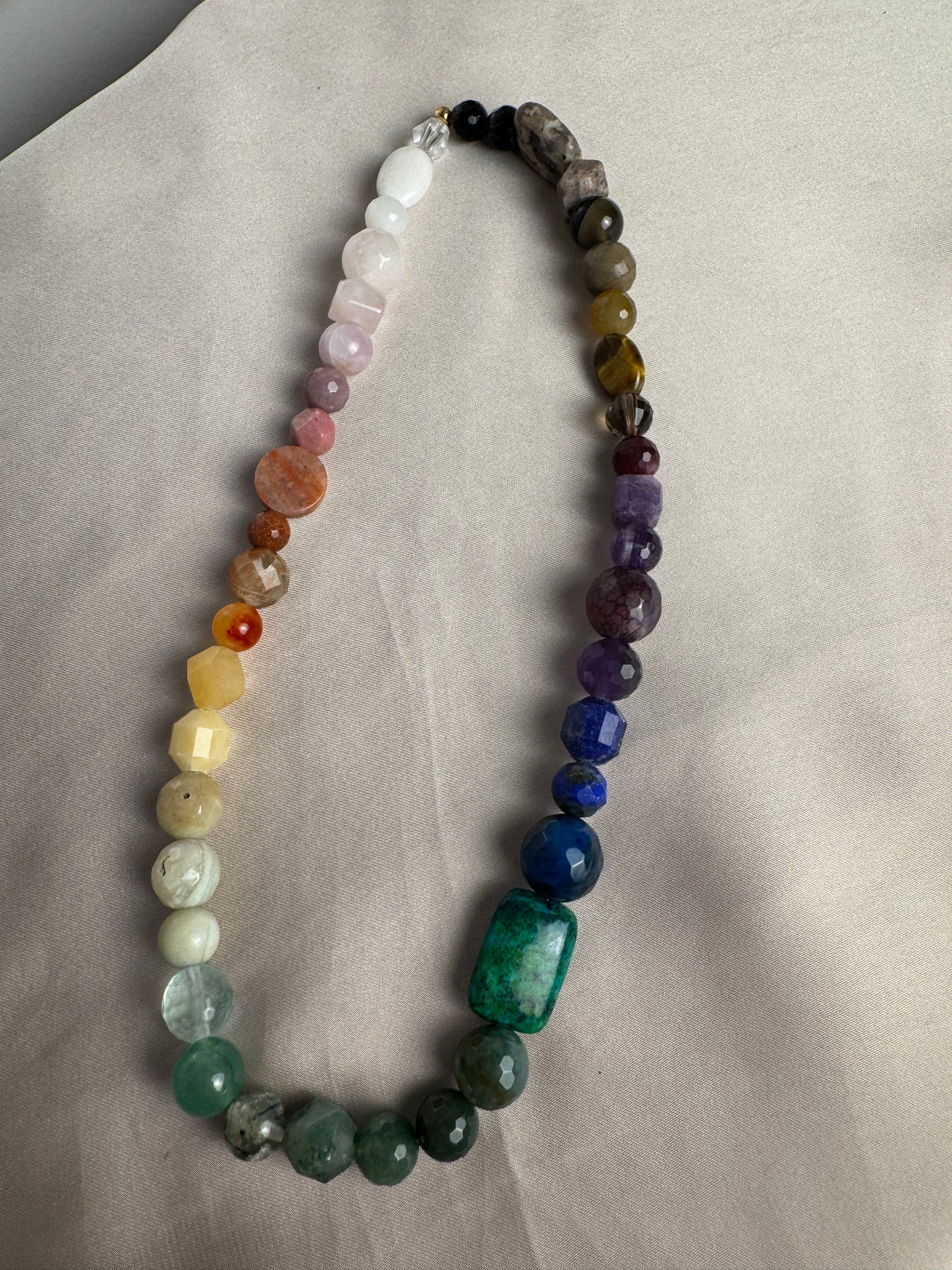 Colorful ombré gemstone stretch necklace