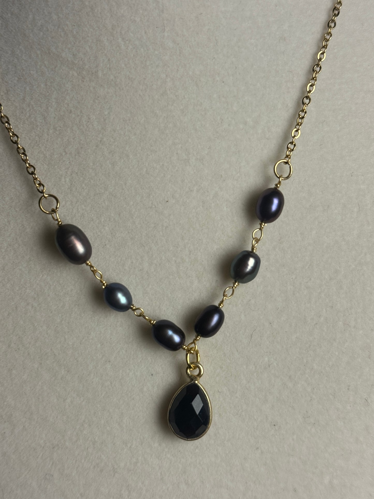 Black onyx pendant necklaces